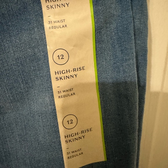 Size 12  high rise skinny jeans. 31” waist - Picture 2 of 6